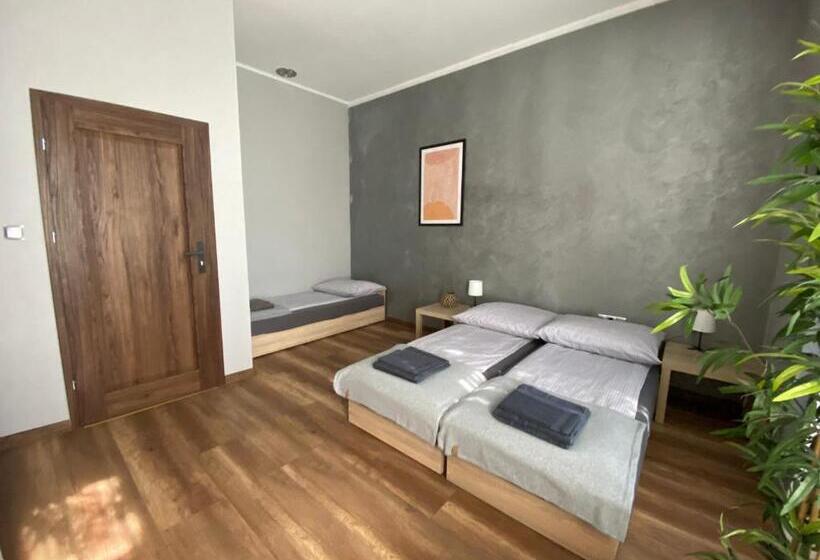 Номер Стандарт Трехместный, Hostel Rynek22