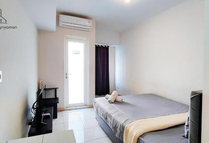 Номер Deluxe, Springlake Summarecon Bekasi Apartement By Rna