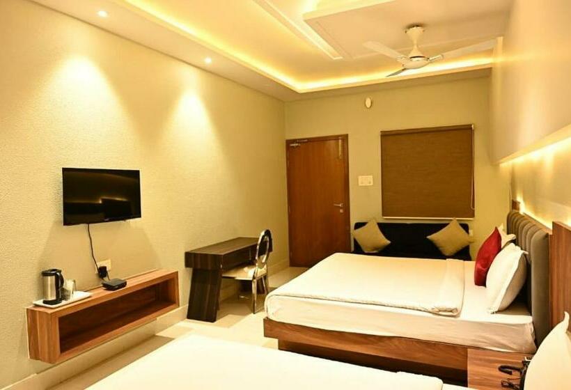 标准间, Nakshatra Resort