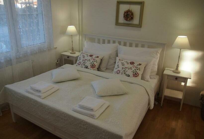 带1个卧室的带阳台的公寓, Pálava House Mikulov