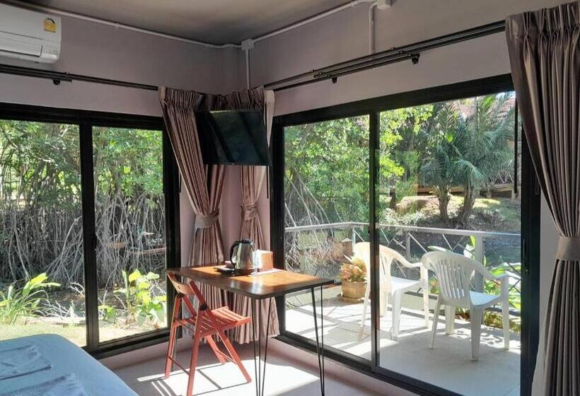 اتاق راحتی سه تخته, Chanchaolao Beach Resort