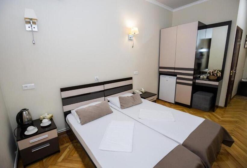 스탠다드 룸, Tigran Mets Yerevan
