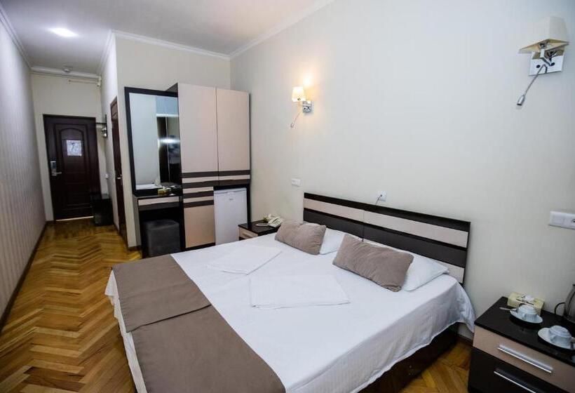 스탠다드 룸, Tigran Mets Yerevan