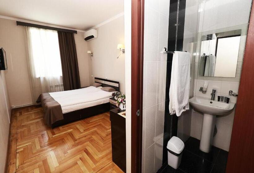 스탠다드 룸, Tigran Mets Yerevan