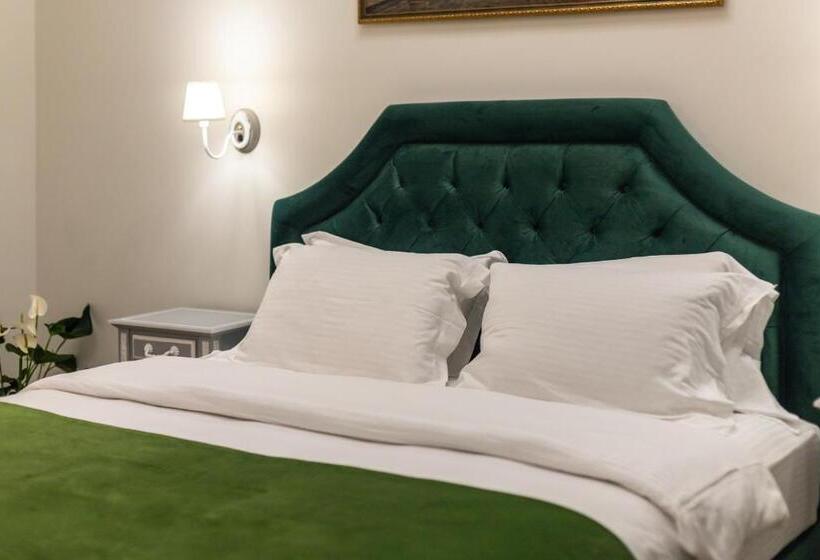 جناح مزوَّد بشرفة, Pandrosos Divine Suites