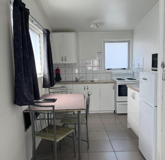 Апартаменты 2 Спальни, Central Court Motel