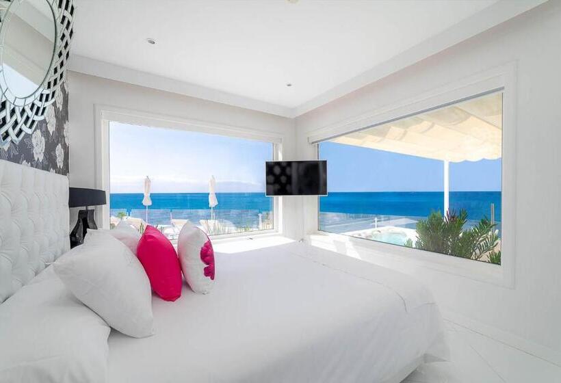 2 Bedrooms Suite Sea View, Lani S Suites De Luxe   Adults Only