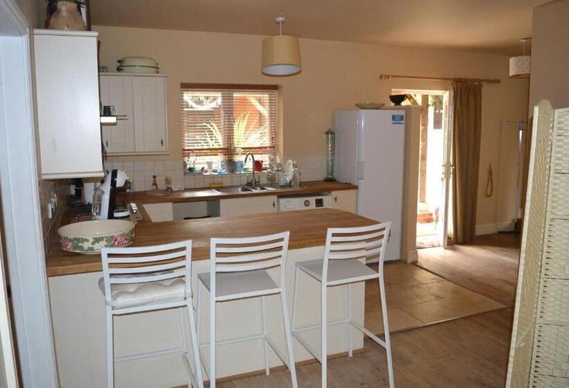 شقة غرفة واحدة, The Kingsley At Eversley
