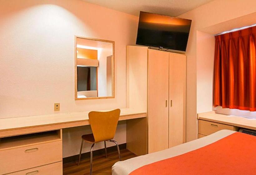 Номер Стандарт, Motel 6sycamore, Il