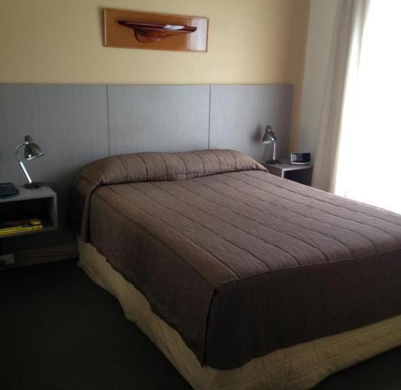 جناح رئاسى, Francis Phillip Motor Inn And The Lodge