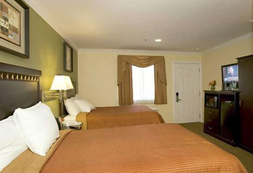Номер Стандарт 2 Двуспальные Кровати, North Bay Inn