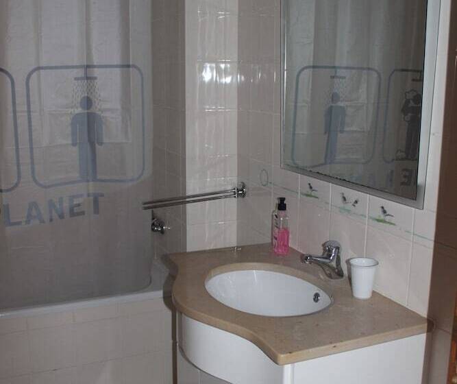 Кровать в Общей Комнате, Ericeira Chill Hill Hostel & Private Rooms