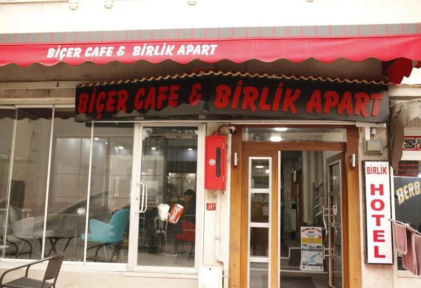 اتاق اکونومی, Birlik Apart