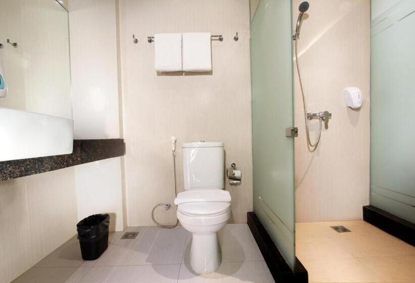 סוויטת 2 חדרי שינה, Whiz Prime Hotel Kelapa Gading