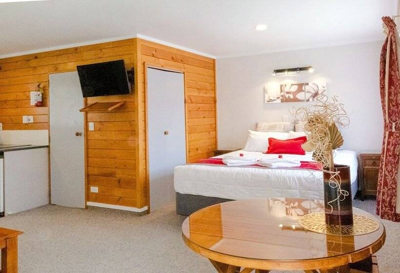 Студия Deluxe, Tudor Park Motel