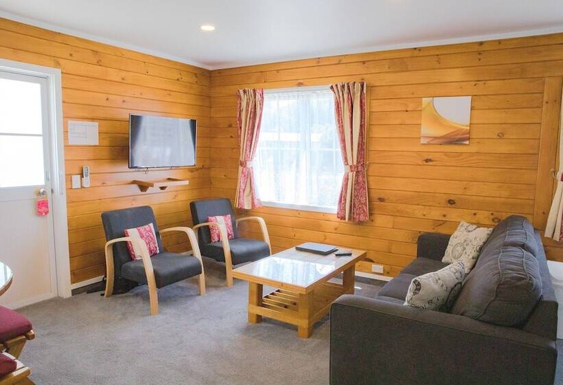 침실 2개 아파트, Tudor Park Motel