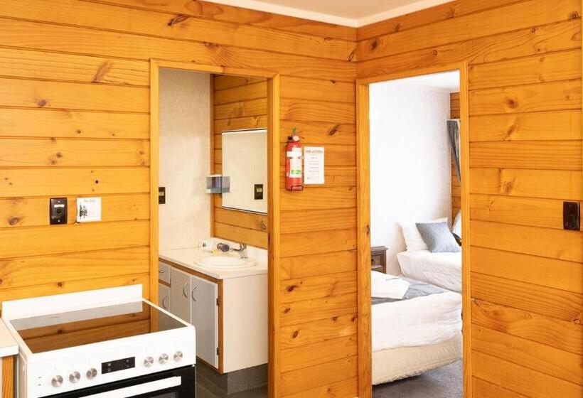 Апартаменты 1 Спальня, Tudor Park Motel