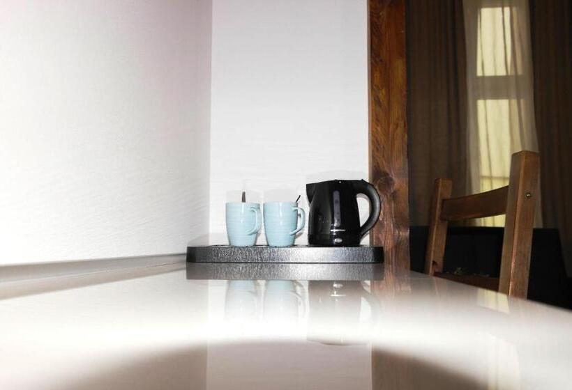 Quarto Triplo Estandar Banheiro Compartilhado, Krakow Apartments & Rooms