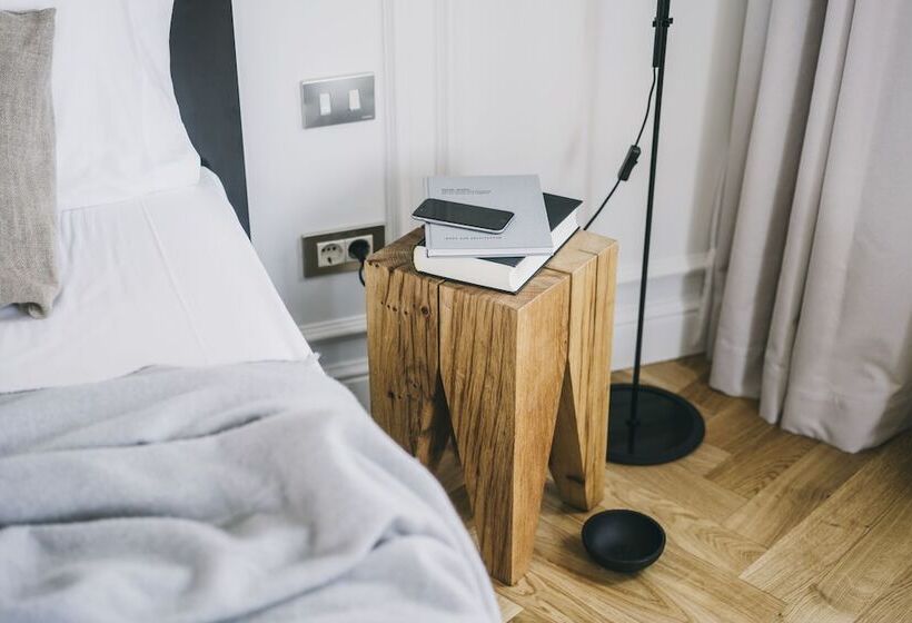 اتاق لوکس با چشم‌انداز شهر, Dear Hotel Madrid