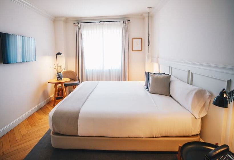 اتاق لوکس با چشم‌انداز شهر, Dear Hotel Madrid
