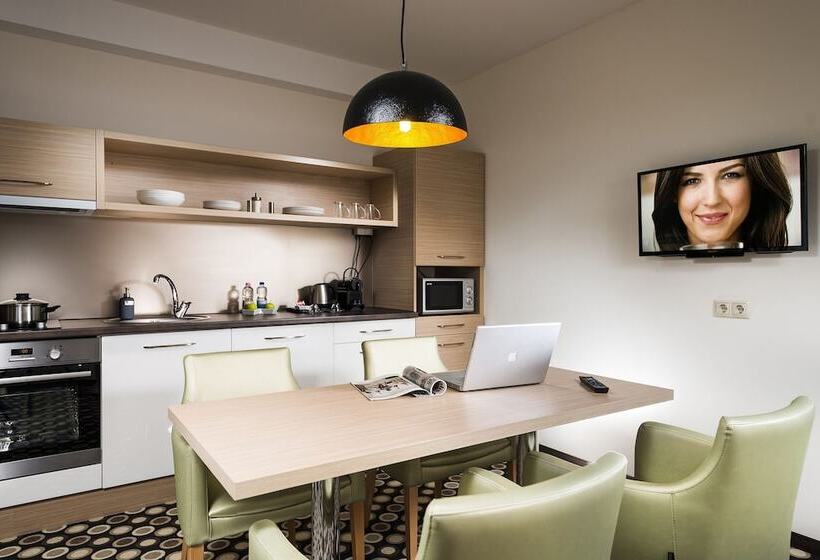 이그제큐티브 스위트, Bo33 Hotel Family & Suites