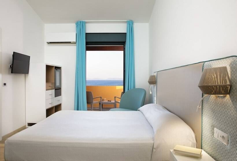 Трехместный Номер Deluxe Вид на Море, Lu  Hotel Maladroxia