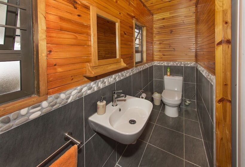 Семейный Номер, Lungile Backpackers Lodge