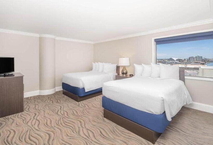 스탠다드 스튜디오, Bask Hotel At Big Rock Landing