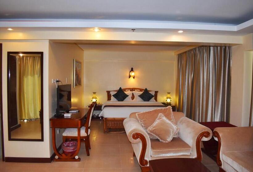 스위트 킹사이즈 침대, Golden Phoenix Hotel Boracay