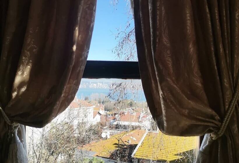 חדר קומפורט עם נוף לים, Büyükada Anastasia Meziki History Mansion