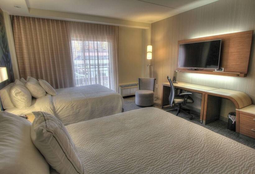 Pokój Standard 2 Łóżka Małżeńskie, Courtyard By Marriott Gatlinburg Downtown