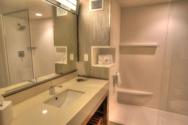 Pokój Standard Łóżko King Size, Courtyard By Marriott Gatlinburg Downtown
