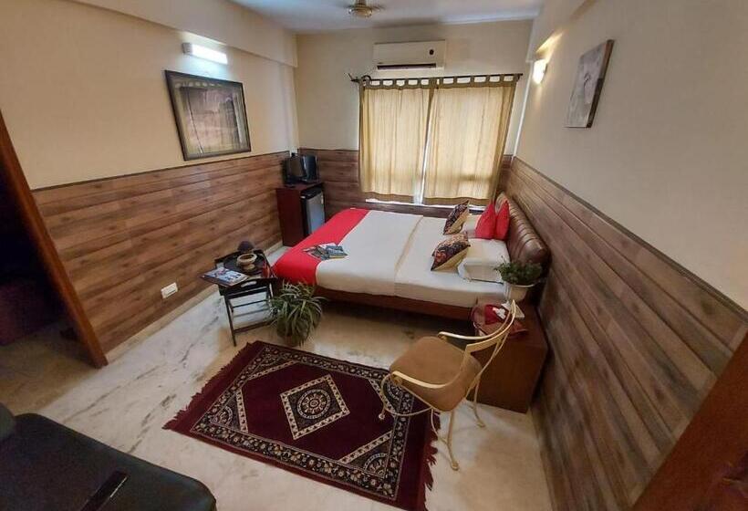 سوییت اجرایی, Malik Guest House