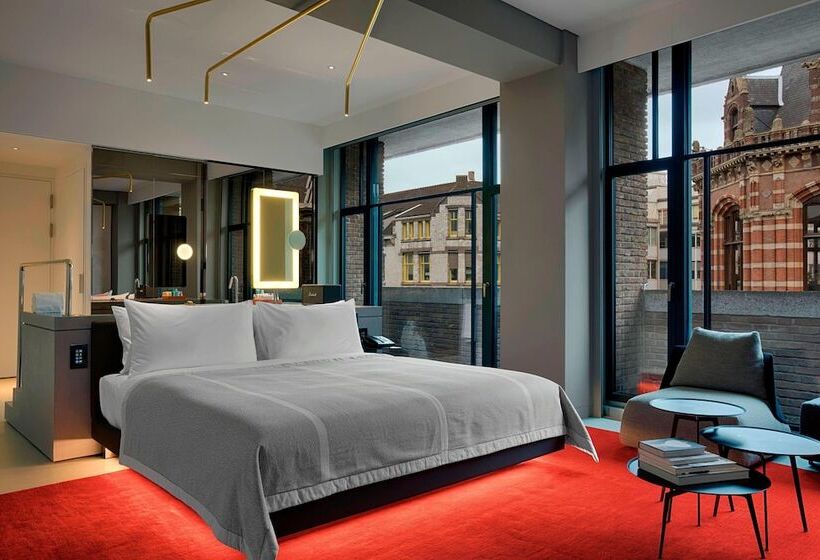 Süit, W Amsterdam