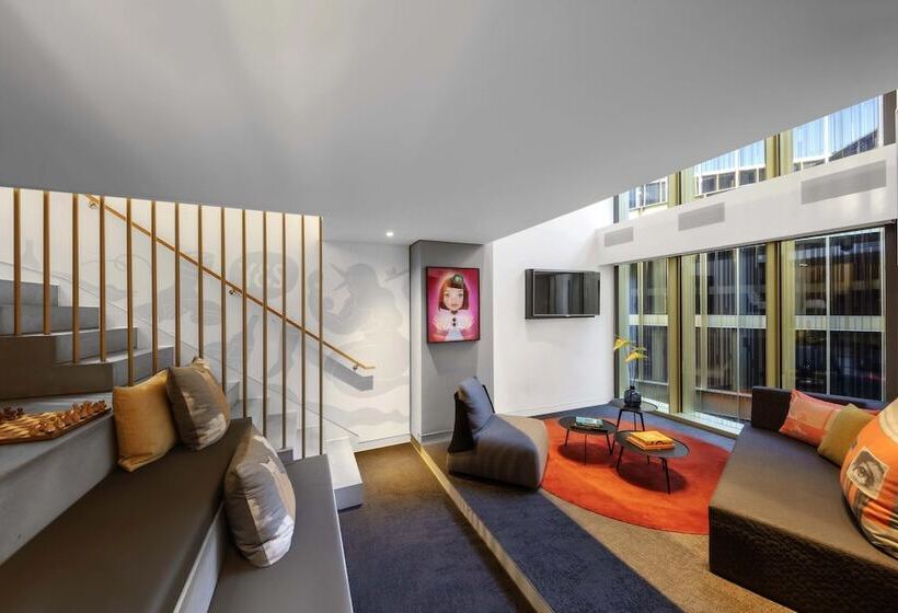 Suite with Views, W Amsterdam