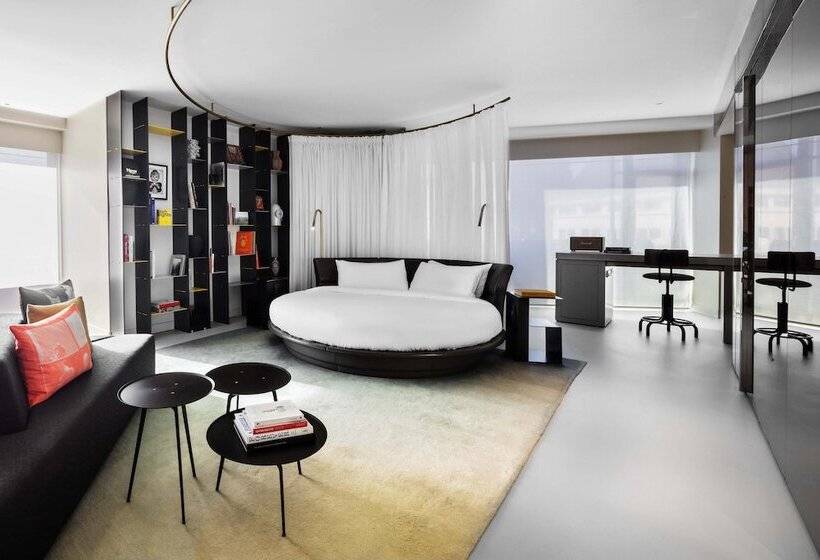 Standart Stüdyo, W Amsterdam