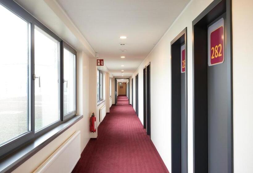 베이직 3인 룸, Mcdreams Hotel Mönchengladbach