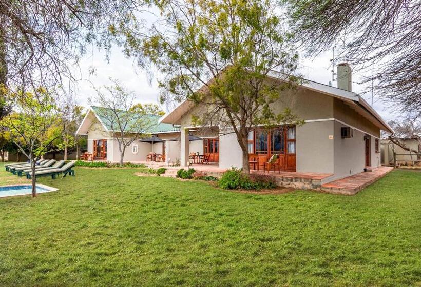 Семейный Номер Вид на Сад, Mooiplaas Guest House