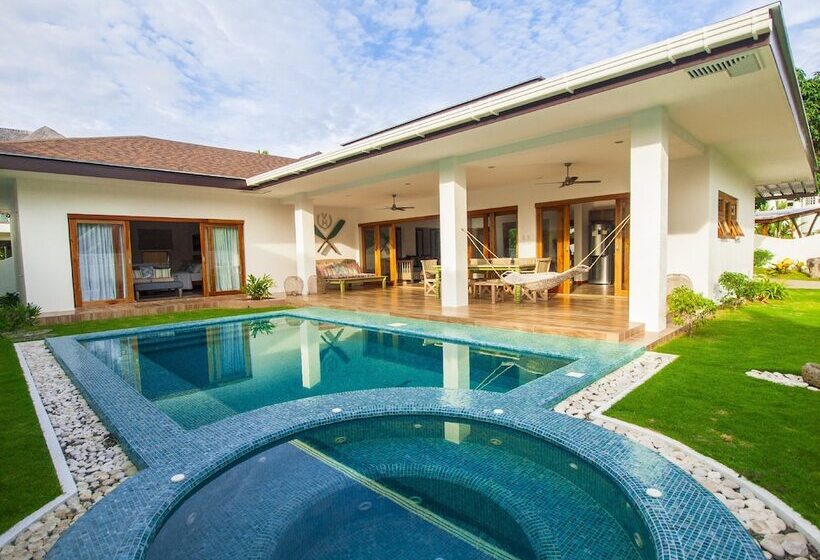 ３ベッドルームのプレミアムビラ, Vida Homes Condo Resort