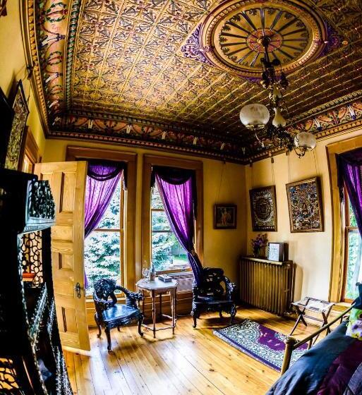 标准间, Henderson Castle Inn