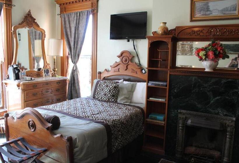 标准间, Henderson Castle Inn