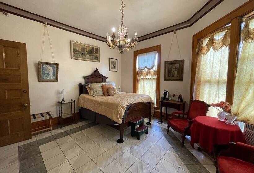 豪华房间, Henderson Castle Inn