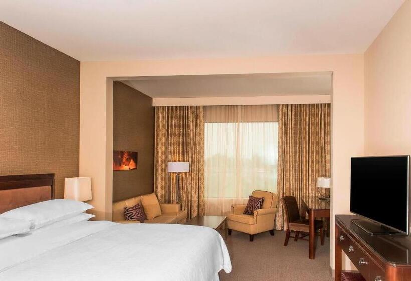 Люкс Executive Кровать Кинг, Sheraton Mesa Hotel At Wrigleyville West