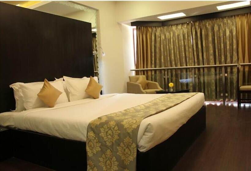 اتاق کلاب, The Oasis  Vadodara