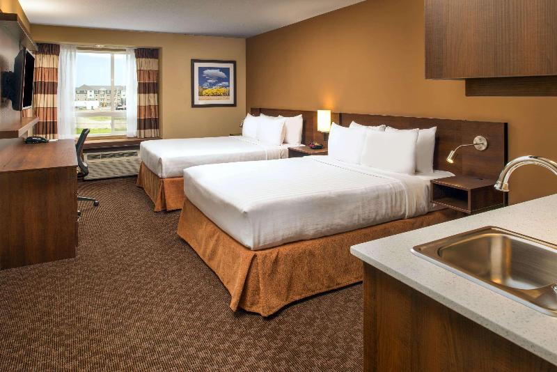 Номер бизнес-класса, Microtel Inn & Suites By Wyndham Red Deer