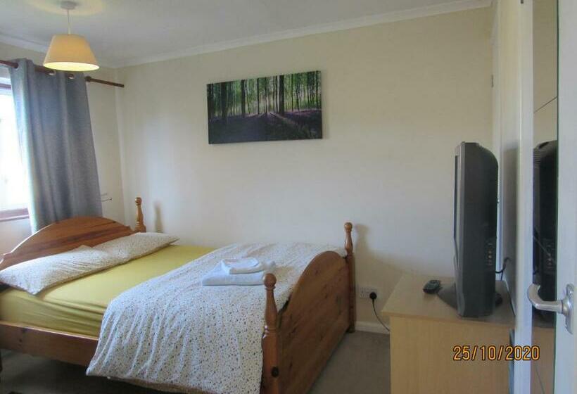 Номер Superior, Serene Inn Near Bletchley Park