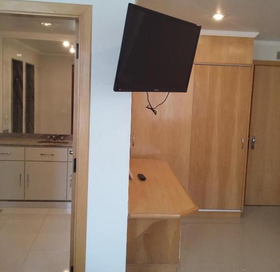 Quarto Familiar, Saionara