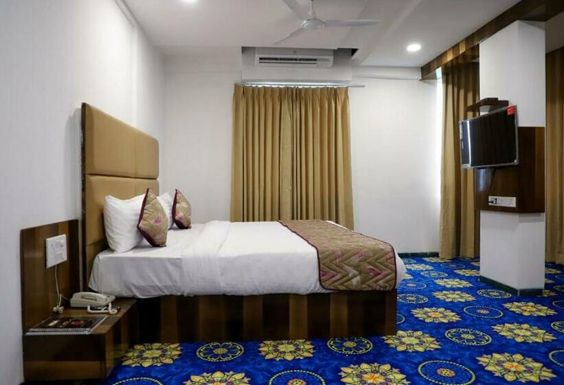 Президентский Люкс, Pg Sons Hotel And Resort