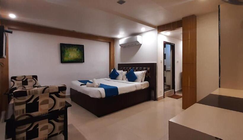 带大床的高级房间, Kosala Vijayawada