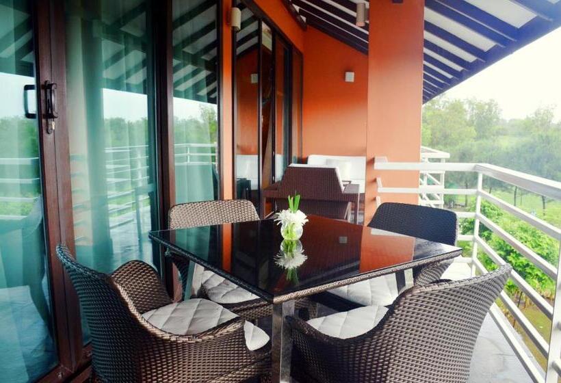 Президентский Люкс, Planet Hollywood Beach Resort Goa